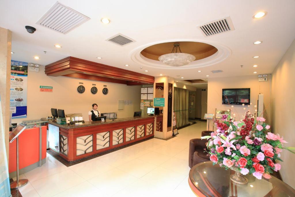 Greentree Inn Shanghai Dongming Road Subway Station Express Hotel Exterior photo