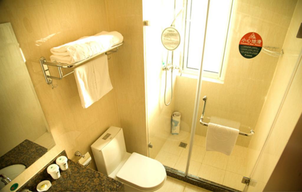 Greentree Inn Shanghai Dongming Road Subway Station Express Hotel Exterior photo