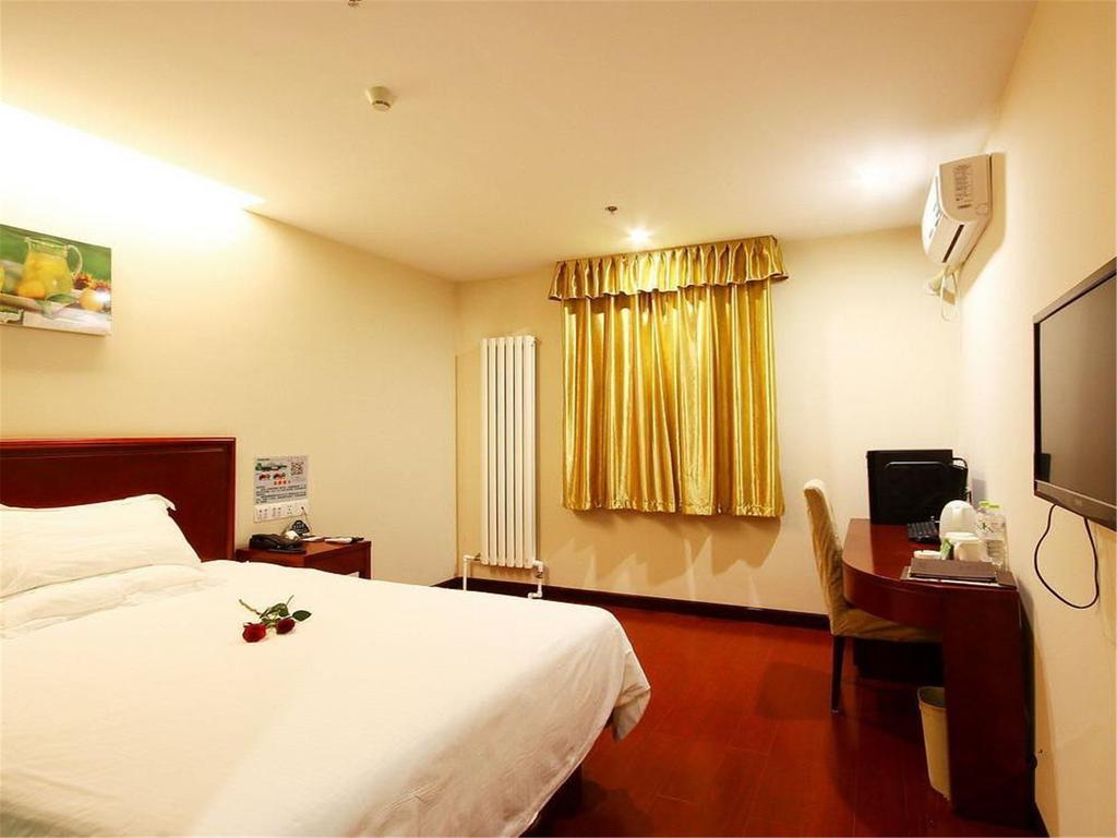 Greentree Inn Shanghai Dongming Road Subway Station Express Hotel Exterior photo