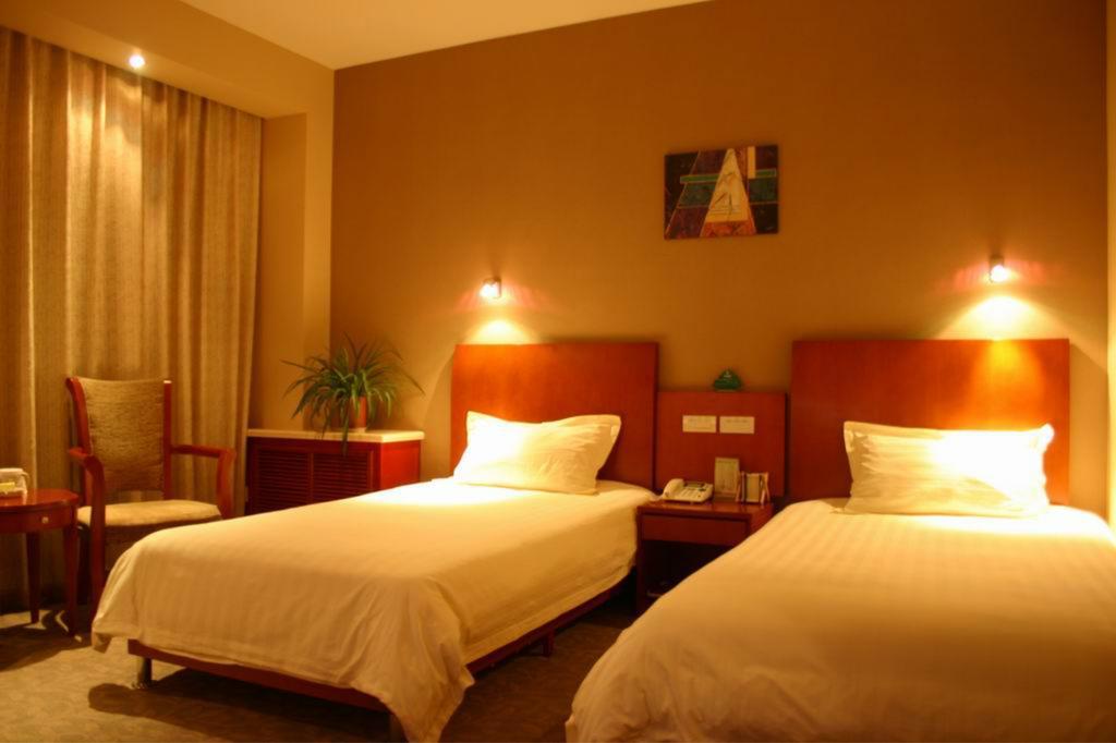 Greentree Inn Shanghai Dongming Road Subway Station Express Hotel Exterior photo