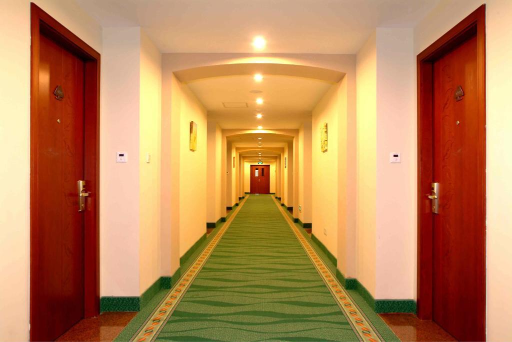 Greentree Inn Shanghai Dongming Road Subway Station Express Hotel Exterior photo