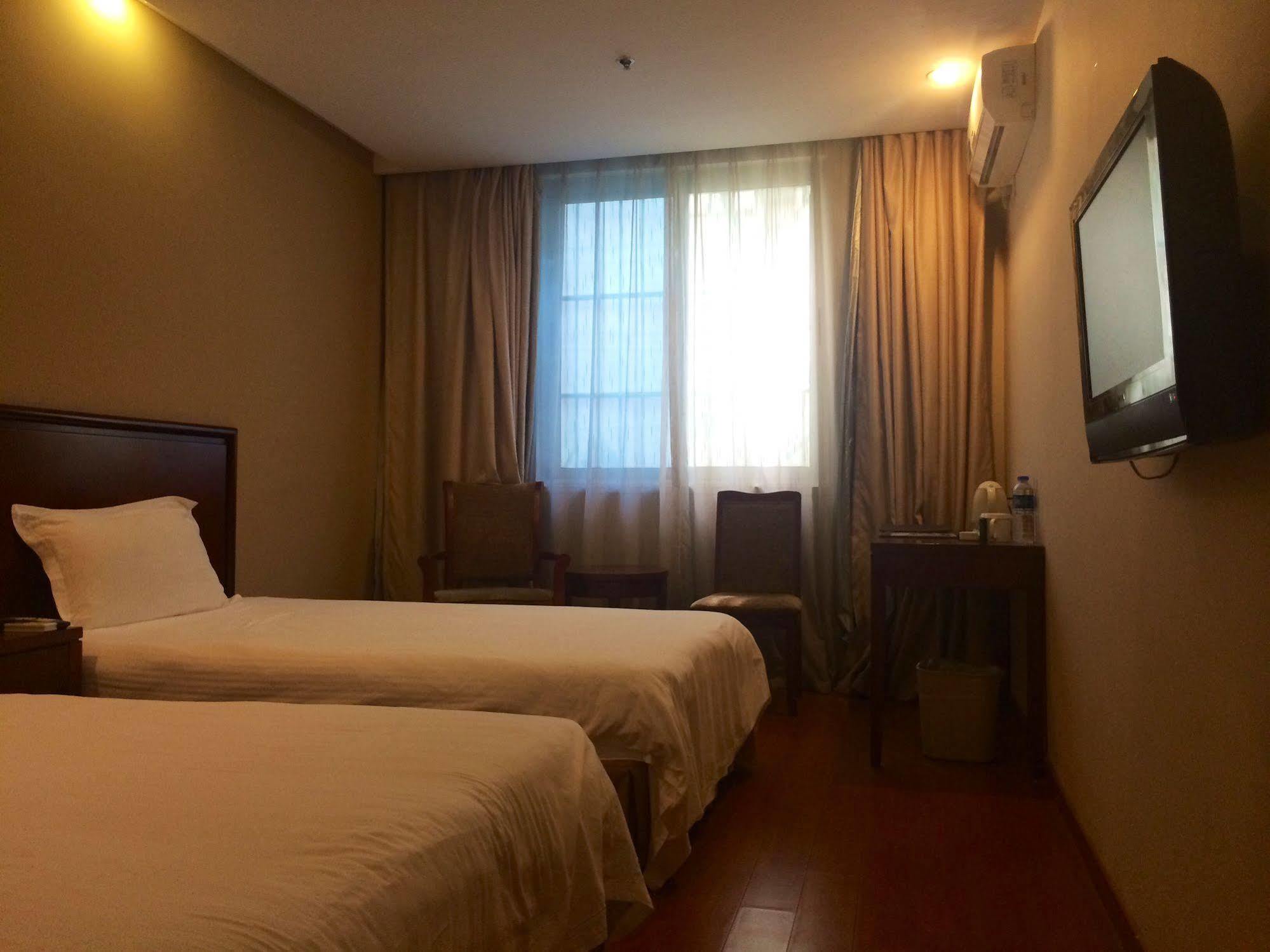 Greentree Inn Shanghai Dongming Road Subway Station Express Hotel Exterior photo